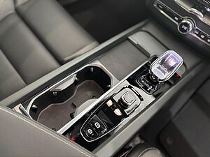 Volvo XC60 Ultra, T8 AWD Plug-in hybrid, Electric/Petrol, Dark