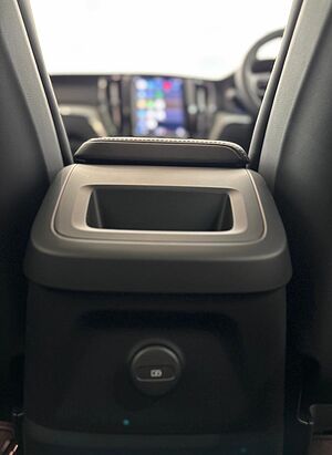 Volvo XC60 Ultra, T8 AWD Plug-in hybrid, Electric/Petrol, Dark