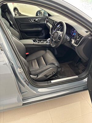 Volvo  V60 Recharge Ultimate, T8 , Electric/Petrol, Bright