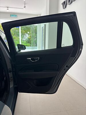 Volvo  V60 Recharge Ultimate, T8 , Electric/Petrol, Bright