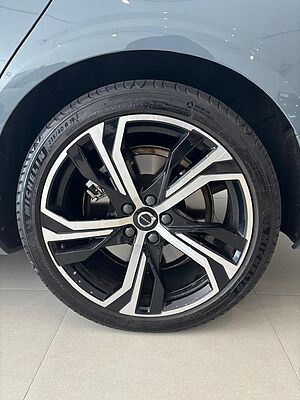 Volvo  V60 Recharge Ultimate, T8 , Electric/Petrol, Bright