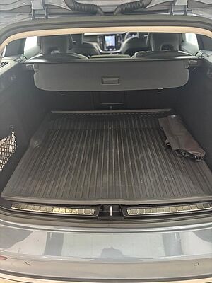 Volvo  V60 Recharge Ultimate, T8 , Electric/Petrol, Bright