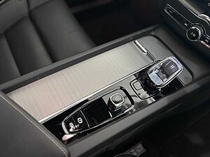 Volvo  XC60 Ultra, T8 AWD Plug-in hybrid, Electric/Petrol, Dark