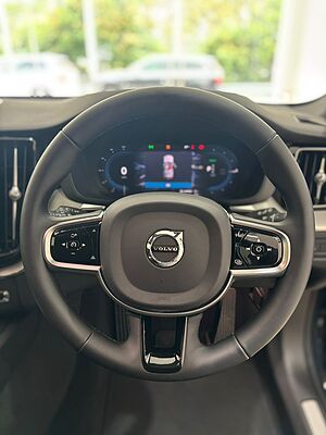 Volvo  XC60 Ultra, T8 AWD Plug-in hybrid, Electric/Petrol, Dark