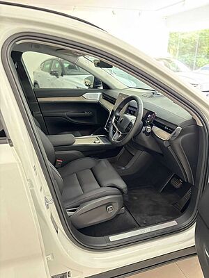 Volvo Ultra, Twin Motor Performance, Electric, 7 Seats