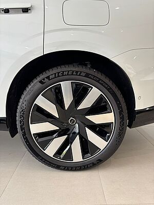 Volvo Ultra, Twin Motor Performance, Electric, 7 Seats