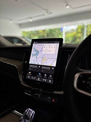 Volvo  XC60 Ultra, T8 AWD Plug-in hybrid, Electric/Petrol, Dark