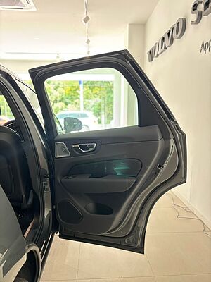 Volvo  XC60 Ultra, T8 AWD Plug-in hybrid, Electric/Petrol, Dark