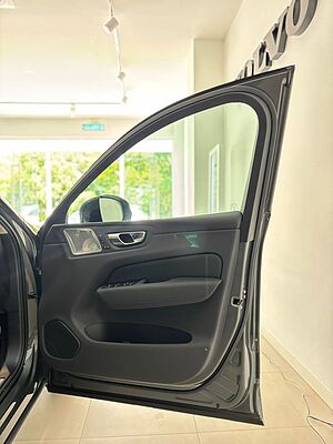 Volvo  XC60 Ultra, T8 AWD Plug-in hybrid, Electric/Petrol, Dark