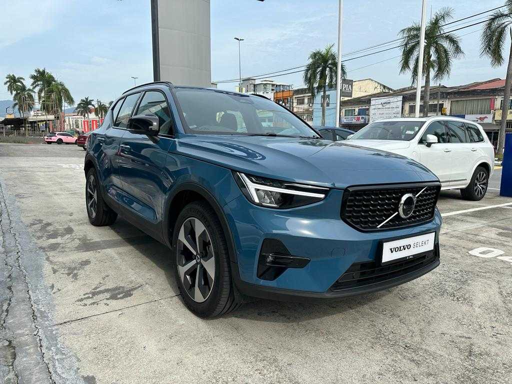 Volvo  XC40 Utlimate, B5 , Petrol, Dark