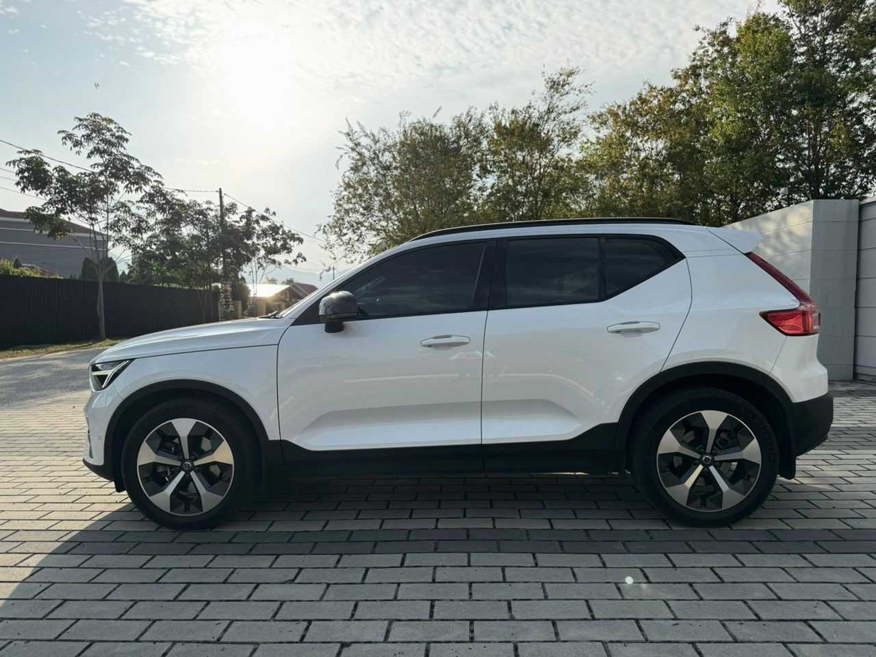 Volvo  XC40 Ultimate, B5 , Petrol, Dark