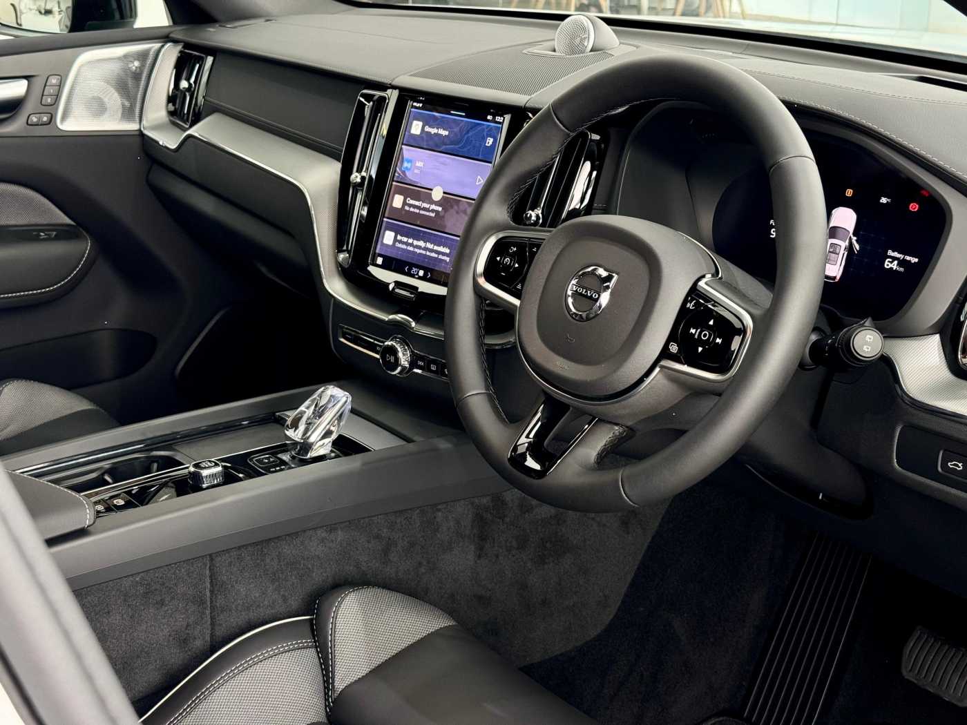 Volvo XC60 Ultra, T8 AWD Plug-in hybrid, Electric/Petrol, Dark