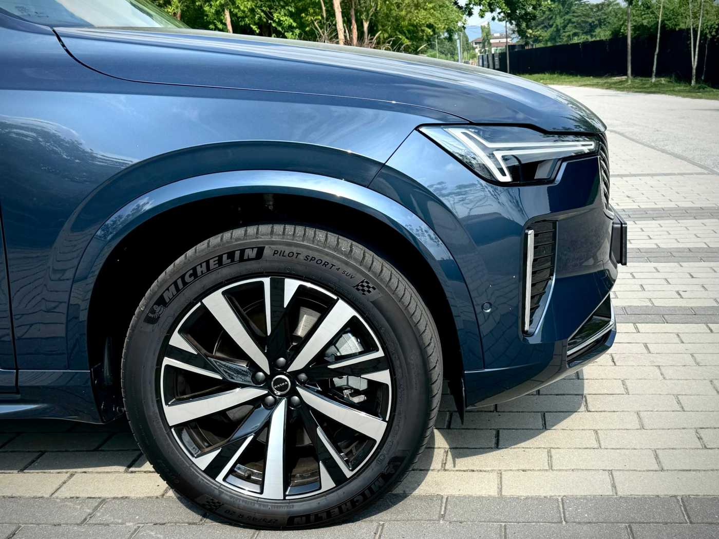 Volvo XC90 Ultra, T8 AWD Plug-in hybrid, Electric/Petrol, Bright, 7 Seats