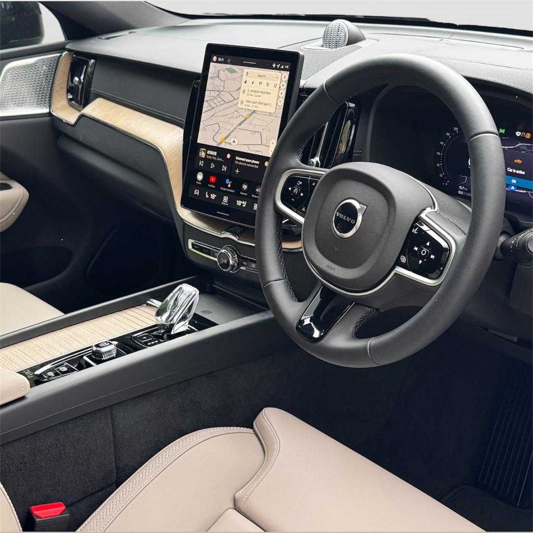 Volvo XC60 Ultra, T8 AWD Plug-in hybrid, Electric/Petrol, Dark