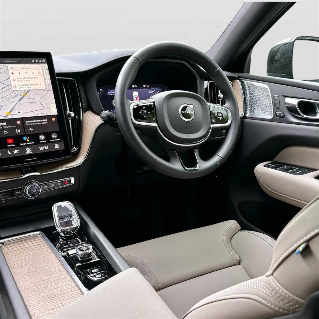 Volvo XC60 Ultra, T8 AWD Plug-in hybrid, Electric/Petrol, Dark
