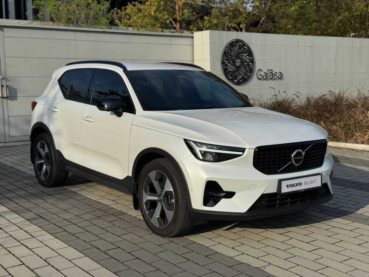 Volvo XC40 Plus, B5 AWD Mild hybrid, Petrol, Dark