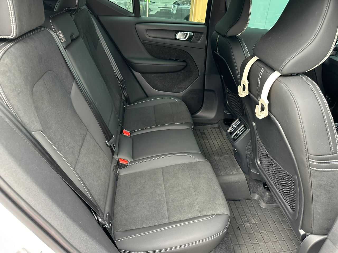 Volvo XC40 Plus, B5 AWD Mild hybrid, Petrol, Dark