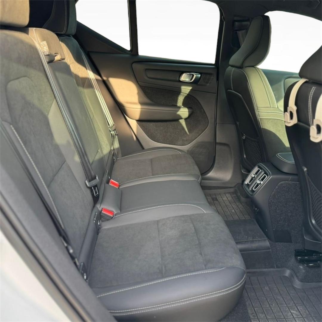 Volvo XC40 Plus, B5 AWD Mild hybrid, Petrol, Dark
