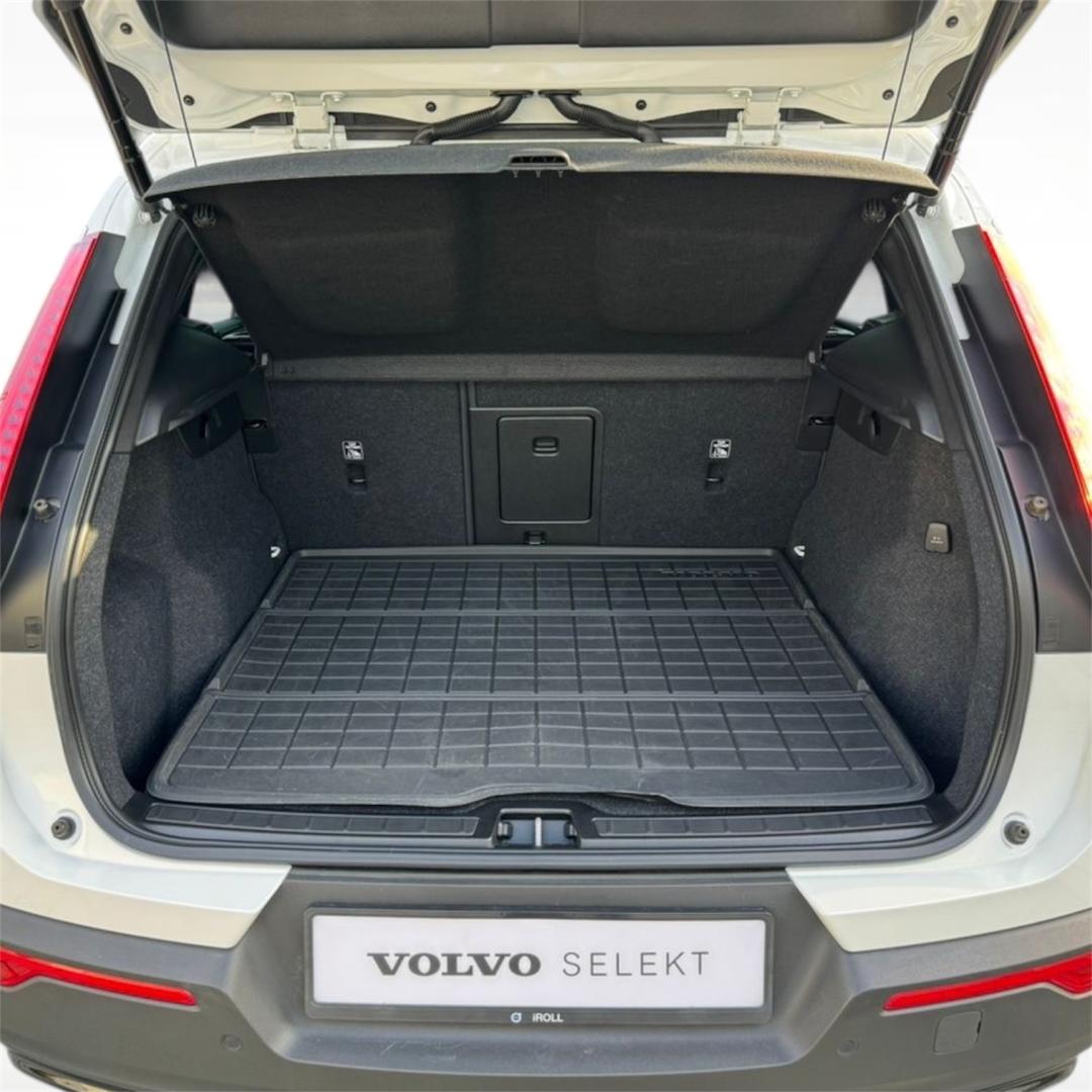 Volvo XC40 Plus, B5 AWD Mild hybrid, Petrol, Dark