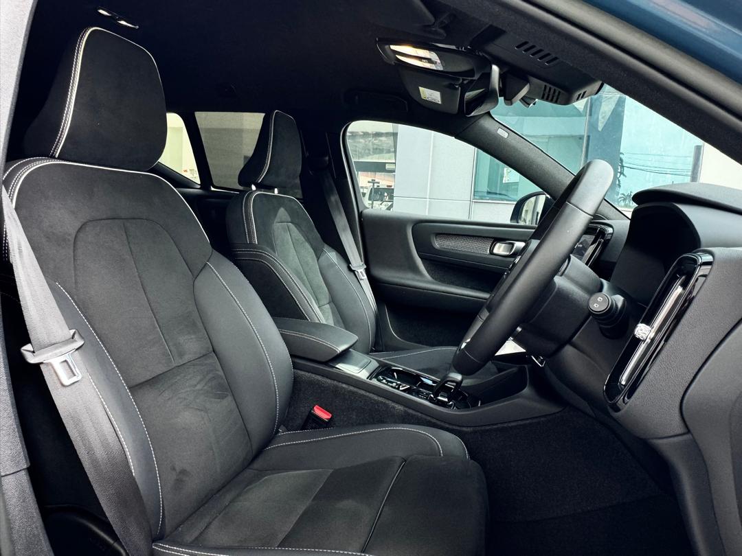 Volvo  XC40 Ultimate, B5 , Petrol, Dark