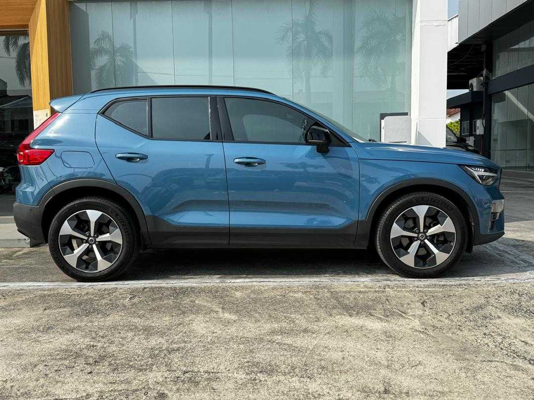 Volvo  XC40 Ultimate, B5 , Petrol, Dark