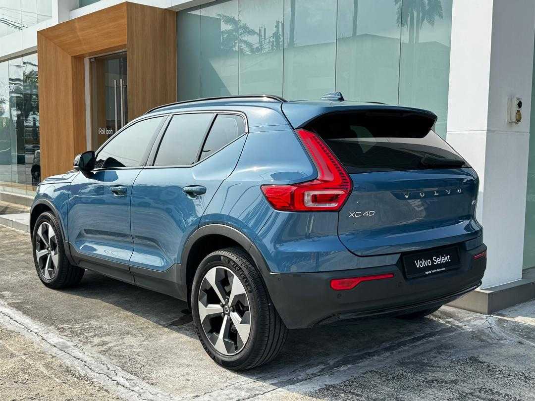 Volvo  XC40 Ultimate, B5 , Petrol, Dark