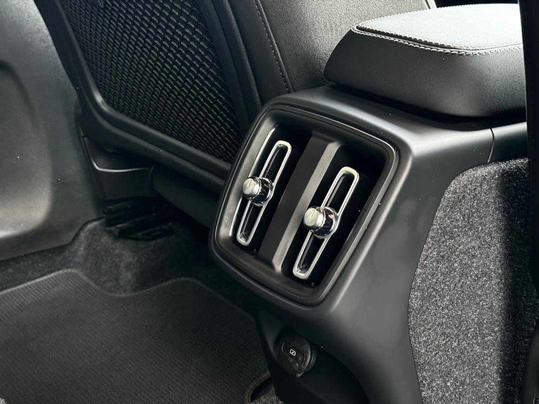 Volvo  XC40 Ultimate, B5 , Petrol, Dark