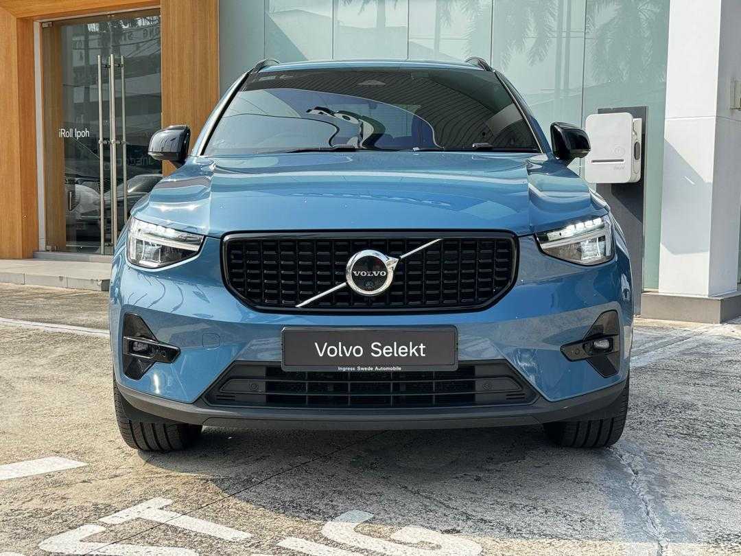 Volvo  XC40 Ultimate, B5 , Petrol, Dark