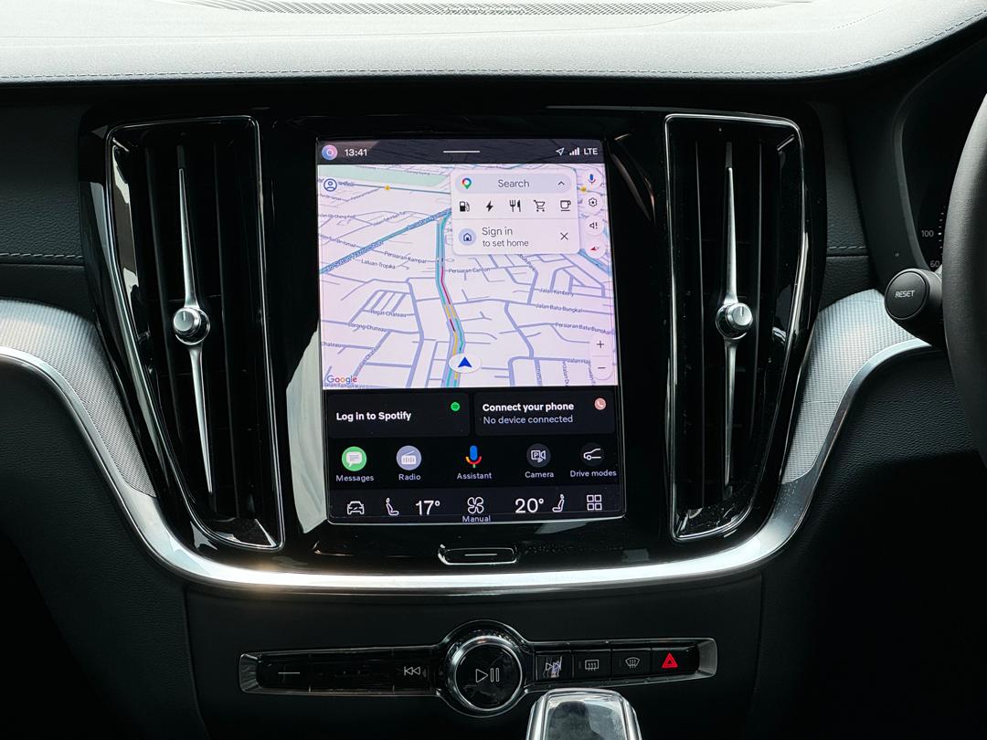 Volvo S60 Recharge Plus, T8 AWD Plug-in hybrid, Electric/Petrol, Dark