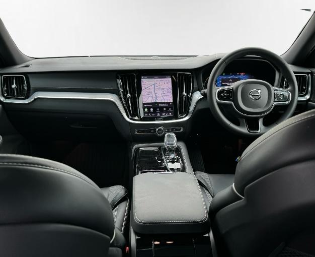 Volvo S60 Recharge Plus, T8 AWD Plug-in hybrid, Electric/Petrol, Dark