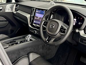 Volvo XC60 Ultra, T8 AWD Plug-in hybrid, Electric/Petrol, Dark
