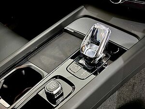 Volvo XC60 Ultra, T8 AWD Plug-in hybrid, Electric/Petrol, Dark