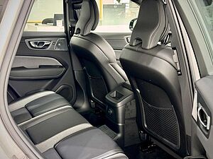 Volvo XC60 Ultra, T8 AWD Plug-in hybrid, Electric/Petrol, Dark