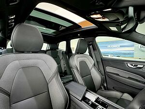 Volvo XC60 Ultra, T8 AWD Plug-in hybrid, Electric/Petrol, Dark