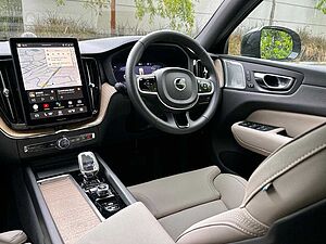 Volvo  XC60 Ultra, T8 AWD Plug-in hybrid, Electric/Petrol, Dark