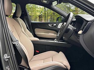 Volvo  XC60 Ultra, T8 AWD Plug-in hybrid, Electric/Petrol, Dark