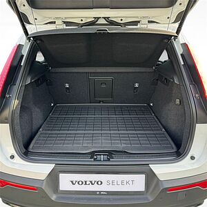 Volvo XC40 Plus, B5 AWD Mild hybrid, Petrol, Dark