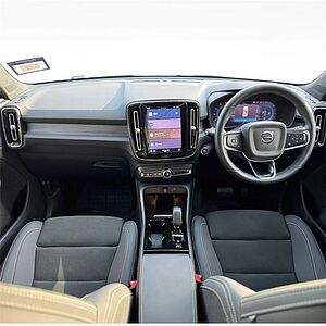 Volvo XC40 Plus, B5 AWD Mild hybrid, Petrol, Dark