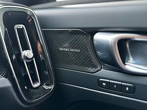 Volvo  XC40 Ultimate, B5 , Petrol, Dark