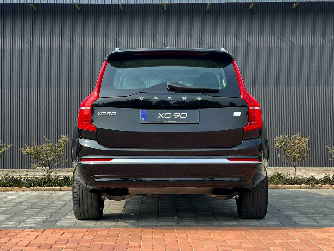 Volvo  XC90 Recharge Ultimate, T8 AWD plug-in hybrid, Electric/Petrol, Bright, 7 Seats