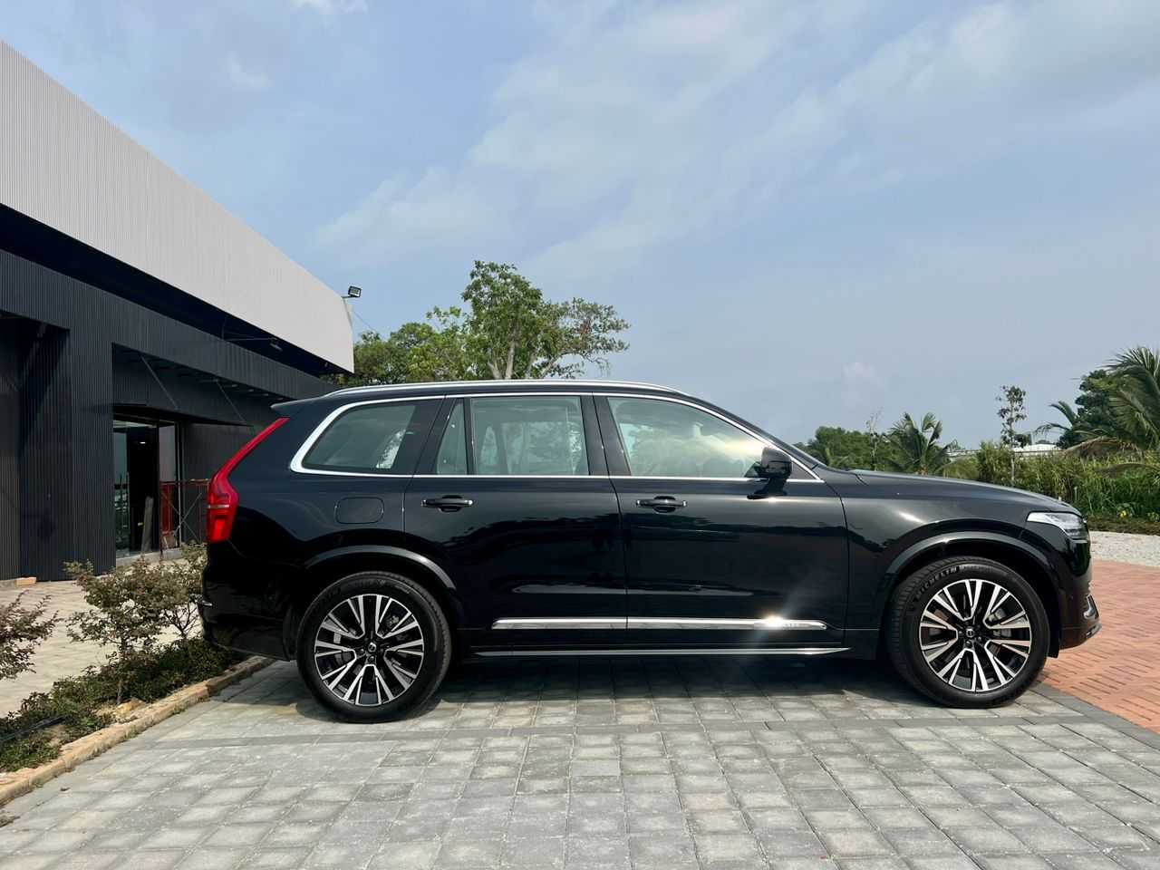 Volvo  XC90 Recharge Ultimate, T8 AWD plug-in hybrid, Electric/Petrol, Bright, 7 Seats