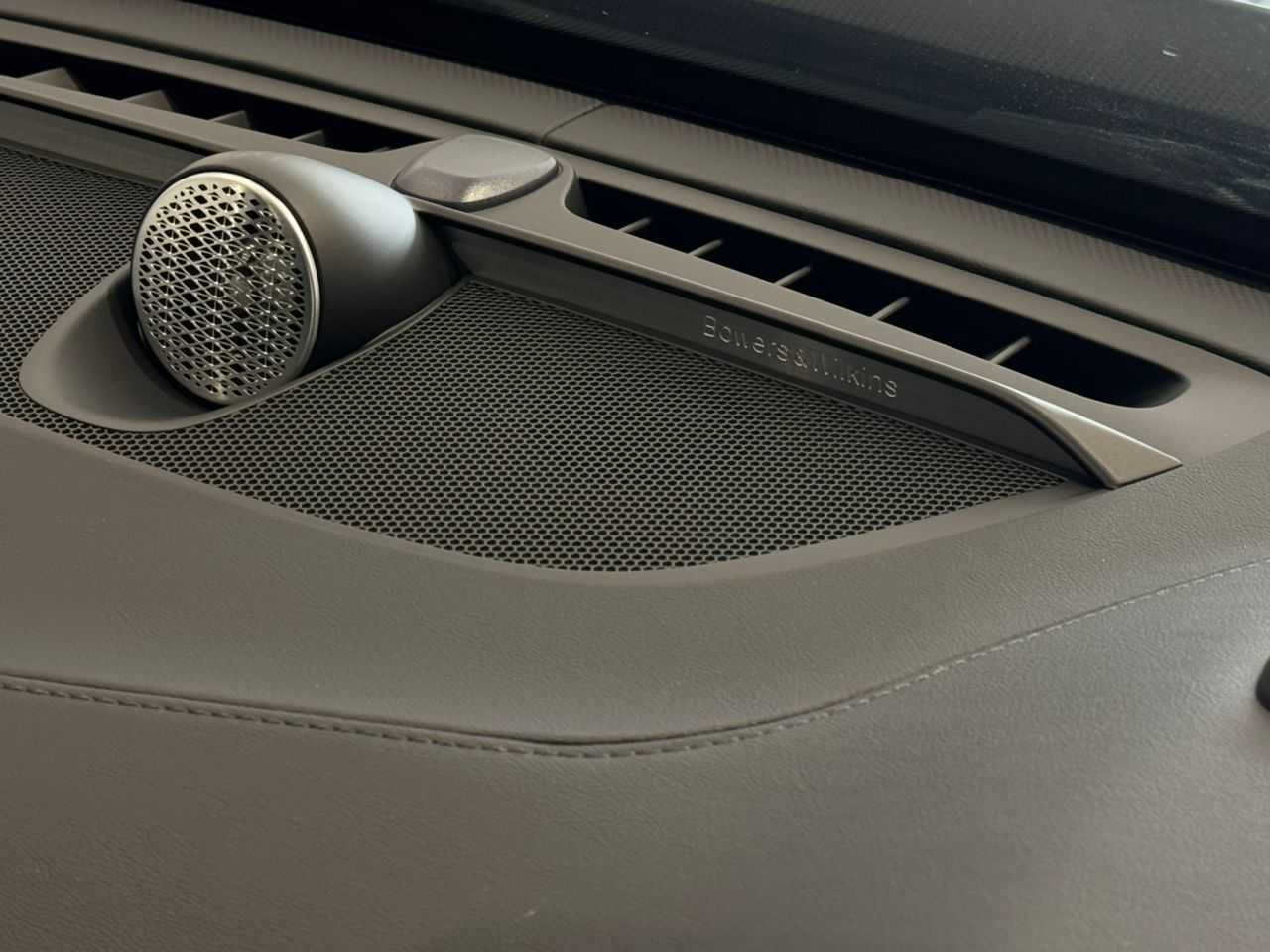 Volvo XC90 Ultra, T8 AWD Plug-in hybrid, Electric/Petrol, Bright, 7 Seats