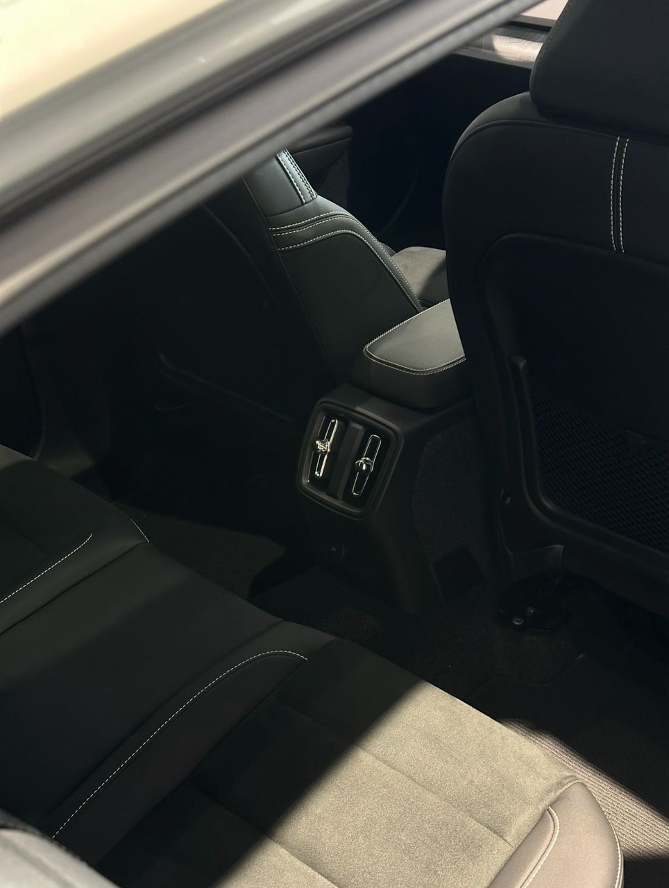 Volvo  C40 Recharge Ultimate, Twin Motor, Electric