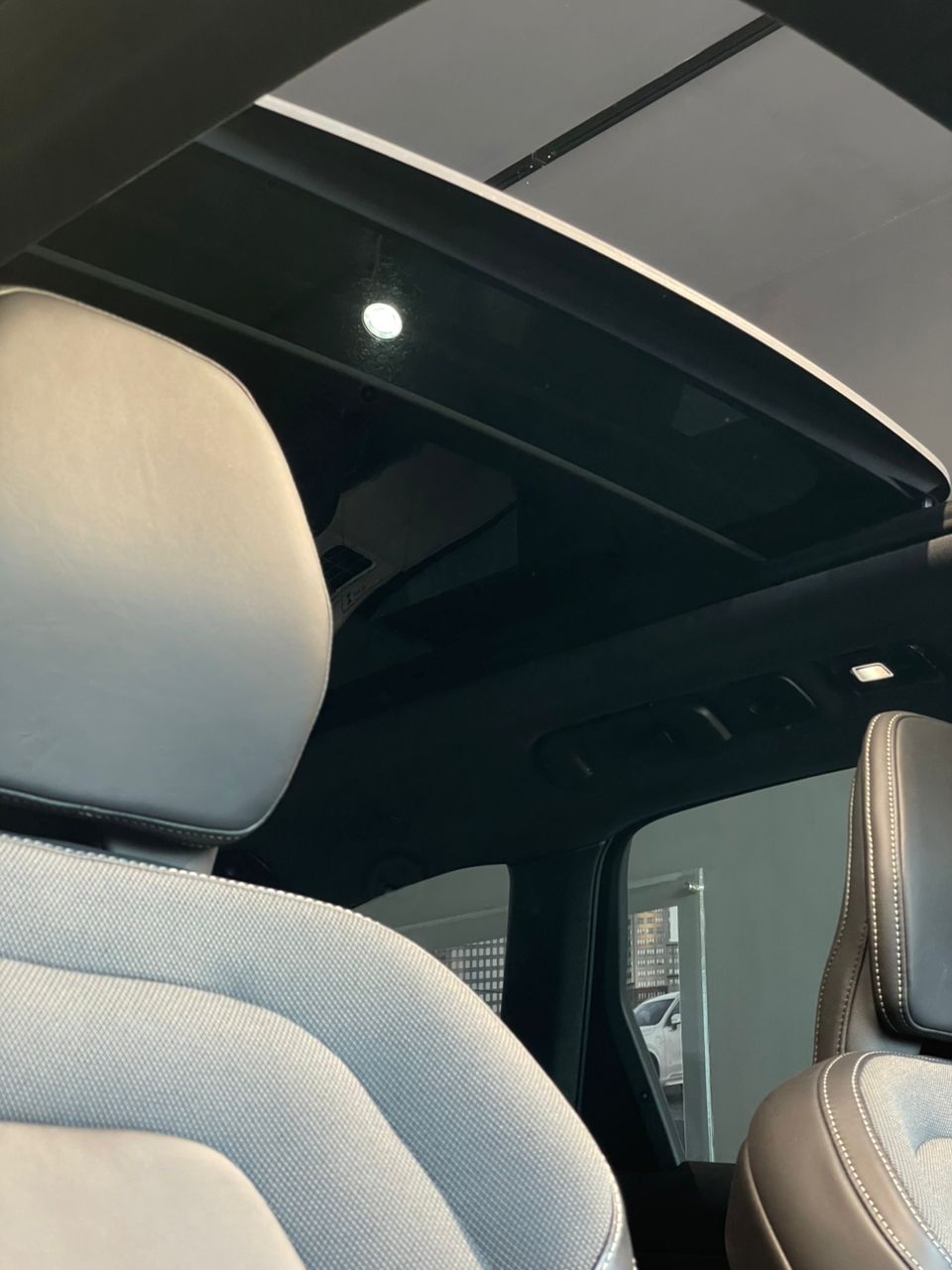 Volvo XC60 Ultra, T8 AWD Plug-in hybrid, Electric/Petrol, Dark