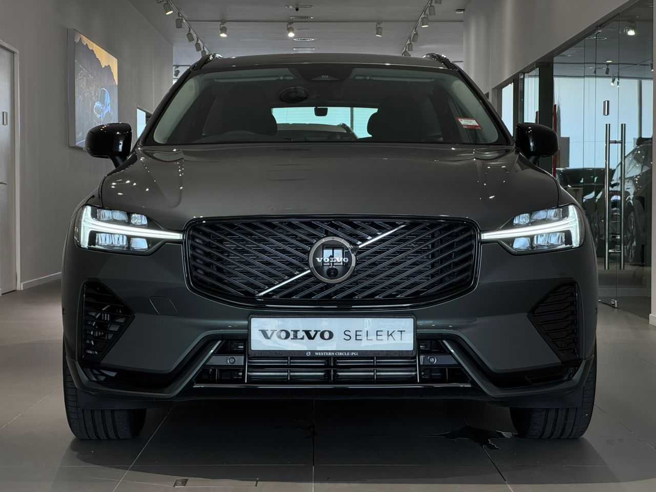 Volvo XC60 Ultra, T8 AWD Plug-in hybrid, Electric/Petrol, Dark