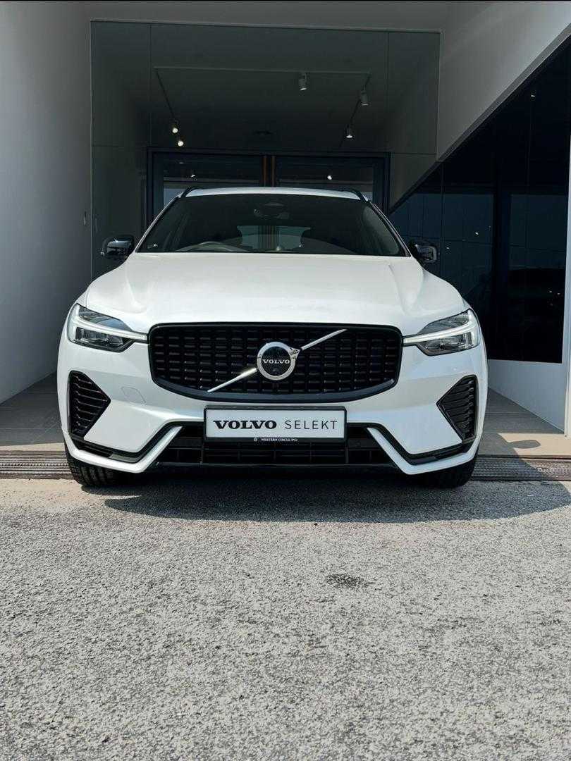 Volvo  XC60 Recharge Ultimate, T8 AWD Plug-in hybrid, Electric/Petrol, Dark