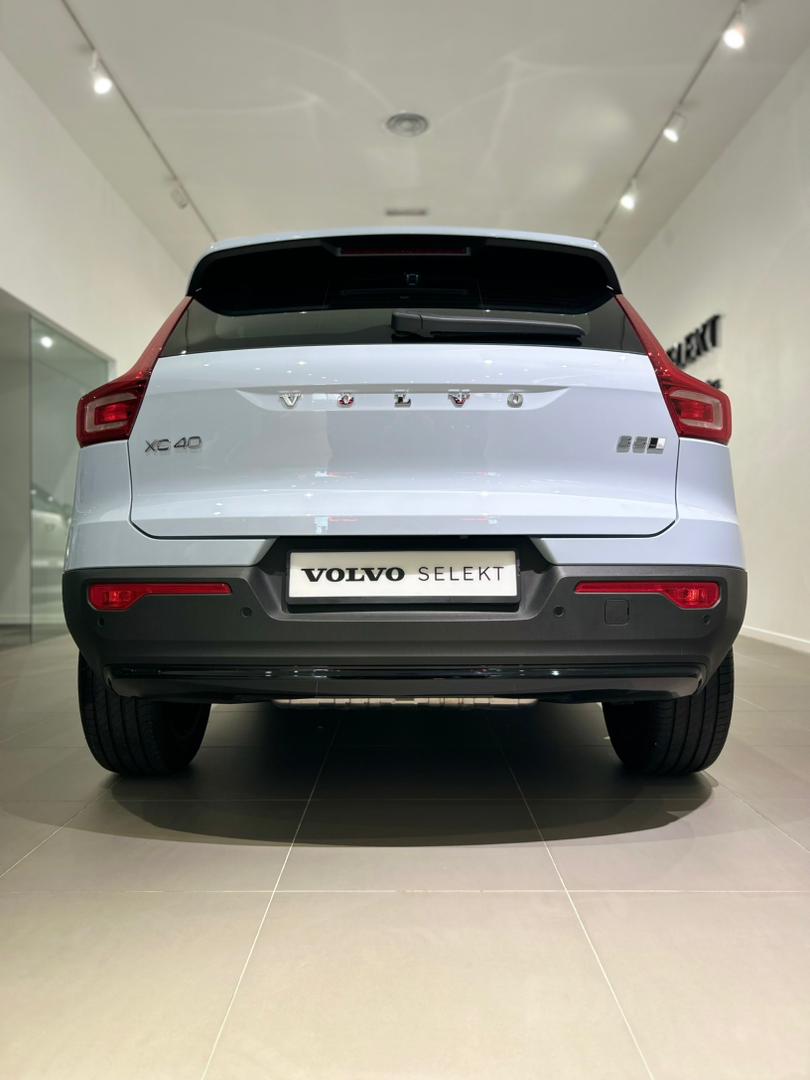 Volvo Plus, B5 AWD Mild hybrid, Petrol, Dark