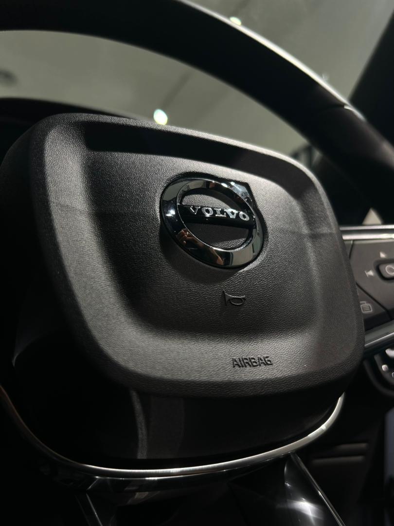 Volvo Plus, B5 AWD Mild hybrid, Petrol, Dark