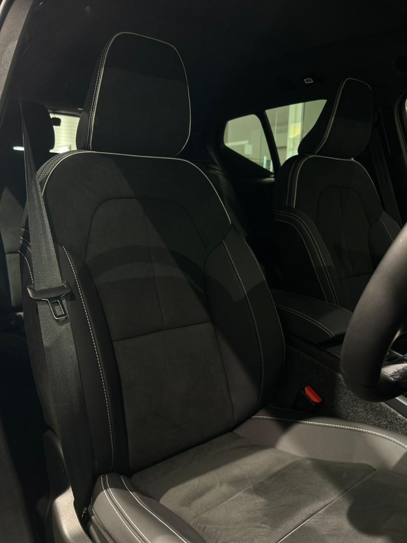 Volvo Plus, B5 AWD Mild hybrid, Petrol, Dark