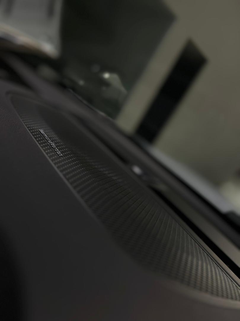 Volvo Plus, B5 AWD Mild hybrid, Petrol, Dark